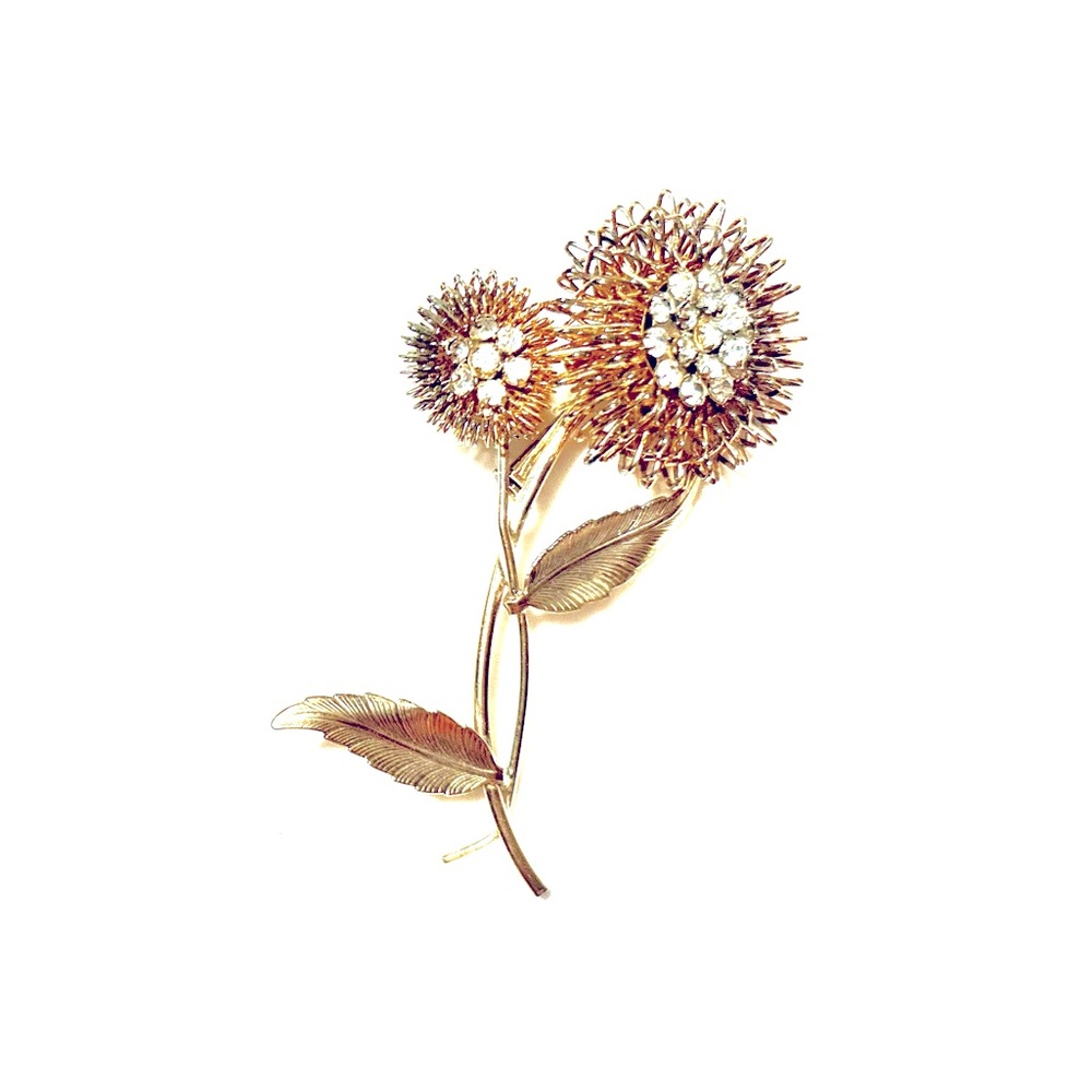 Vintage Dandelion/ sunflower brooch. Lovely slender design.
